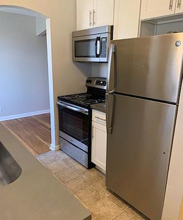 4th image of 5404 S M St #4