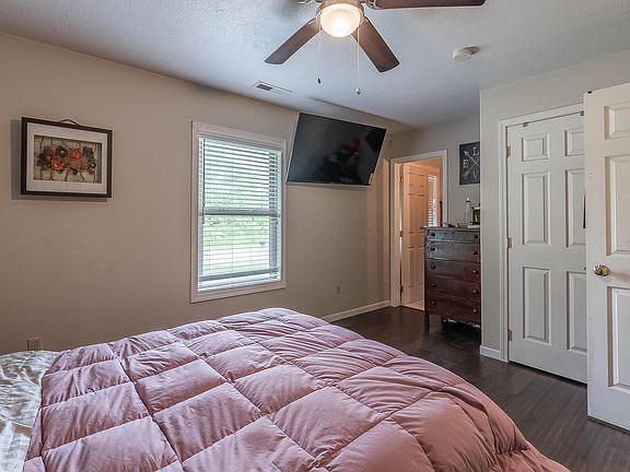 4th image of 2815 Apple Valley Dr