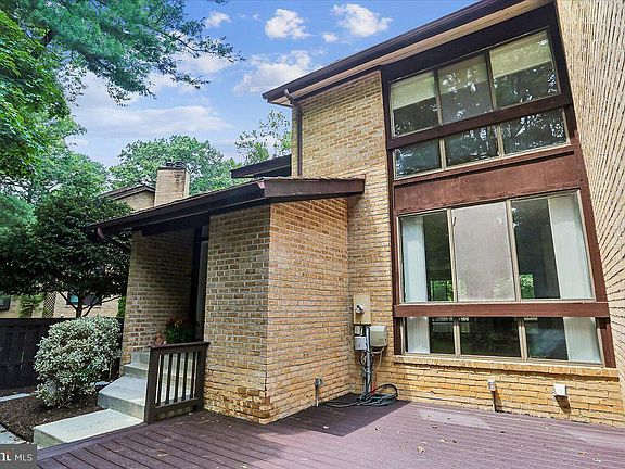 3rd image of 11310 Dockside Cir