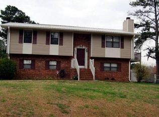 1514 Maple Dr, Weaver, AL 36277