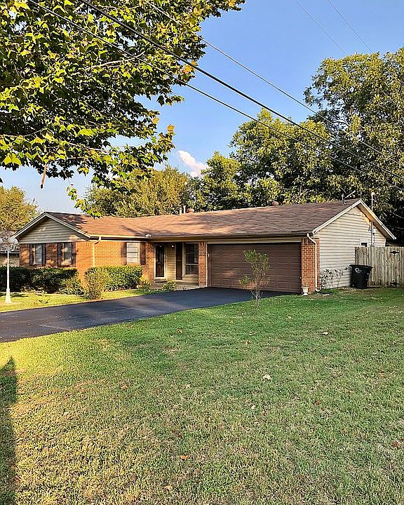 1st image of 1215 Briarwood Dr