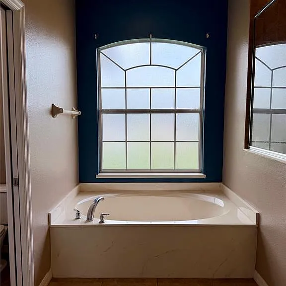 1204 S San Mateo Dr — Photo 10