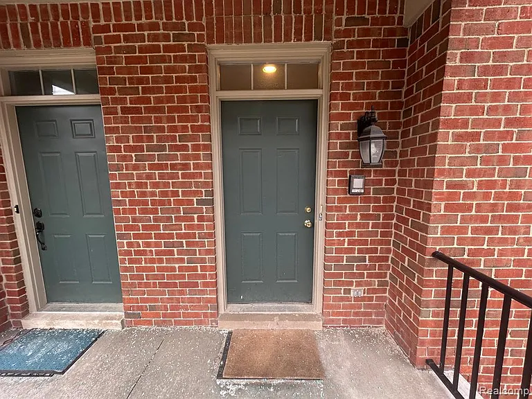 39460 Springwater Dr — Photo 2