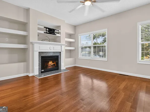 6386 Olmadison Pl, Atlanta, GA 30349