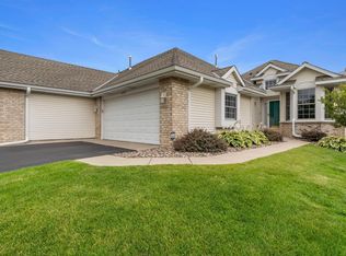 16365 Crystal Hills Cir, Lakeville, MN 55044