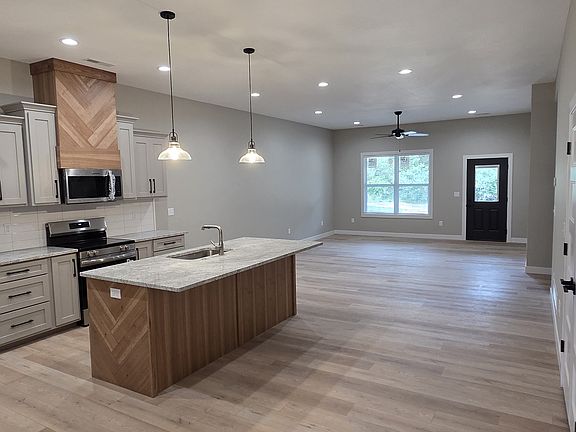 3rd image of 10920 Quail Nest Dr #10920