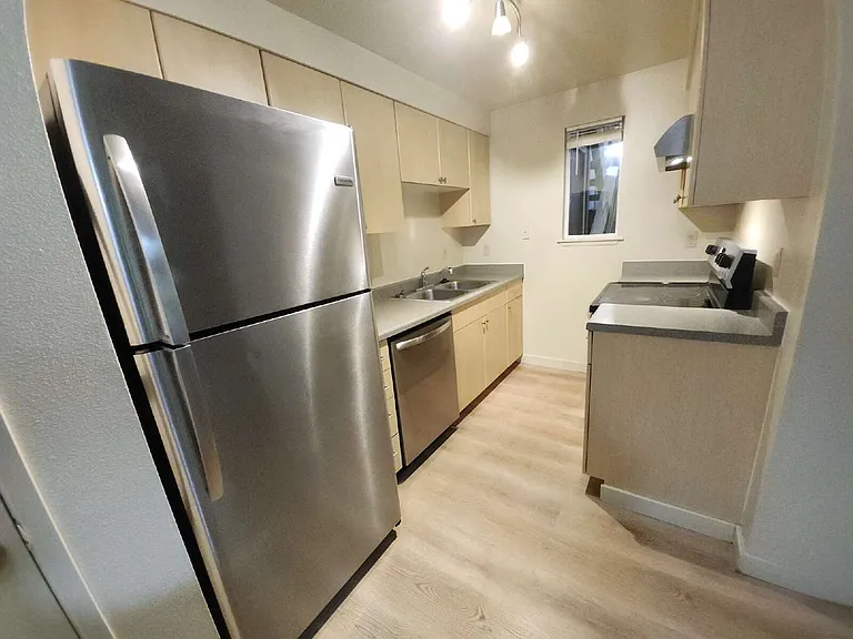 49 NE Torval Canyon Rd #17 — Photo 10