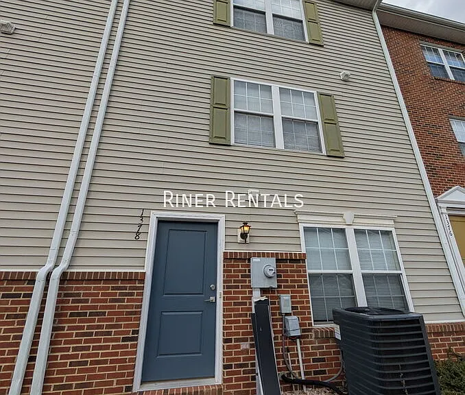 1378 Devon Ln — Photo 11