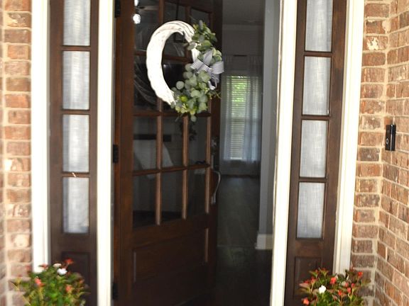 3rd image of 413 Green Island Rd