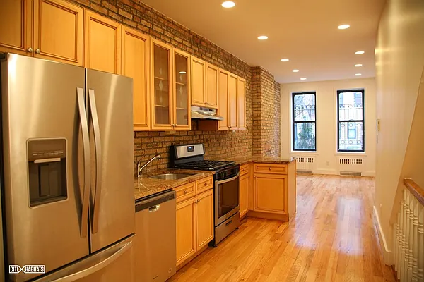 Rented by Citi Habitats | media 13
