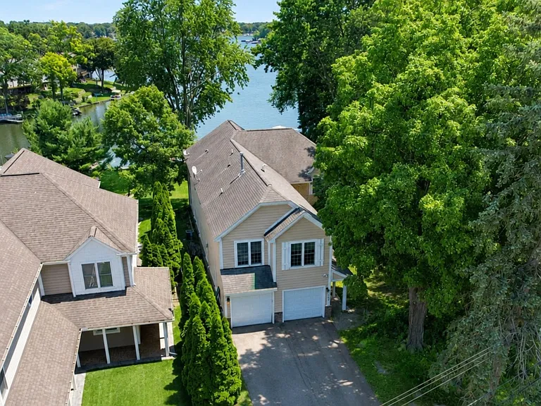 4156 Lamont Dr — Photo 1