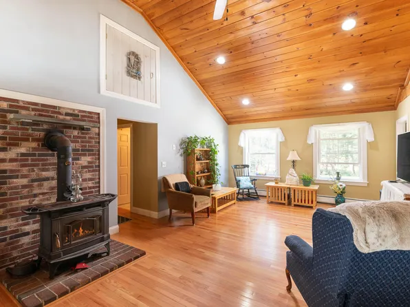 29 Harnden Road, Denmark, ME 04022