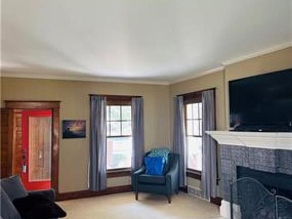 3rd image of 1809 Ashland Ave
