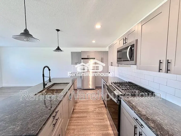 2103 Willis Ave — Photo 3