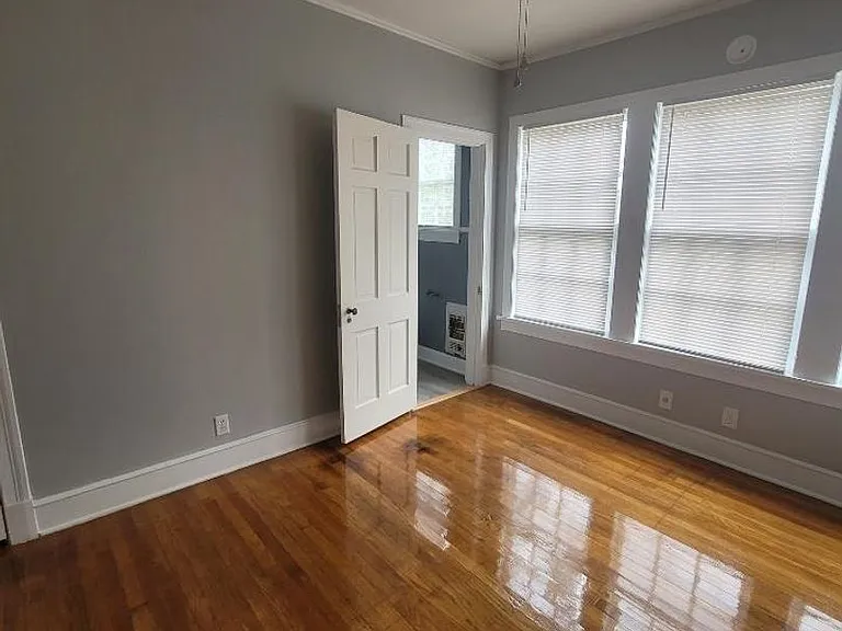 103 E Robinson Pl — Photo 5