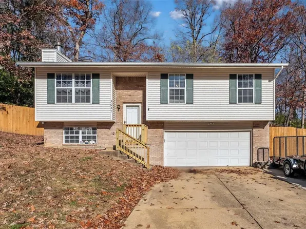 5037 Country Valley Dr, Imperial, MO 63052