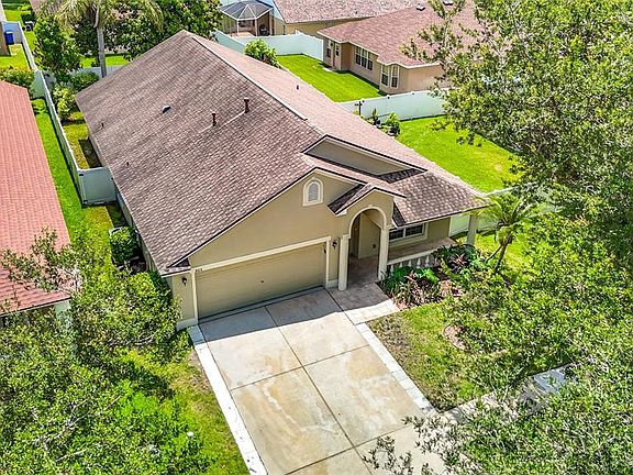 3rd image of 805 LESA GLEN PLACE
