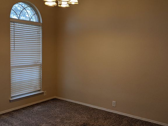 3rd image of 4719 Park Bend Dr