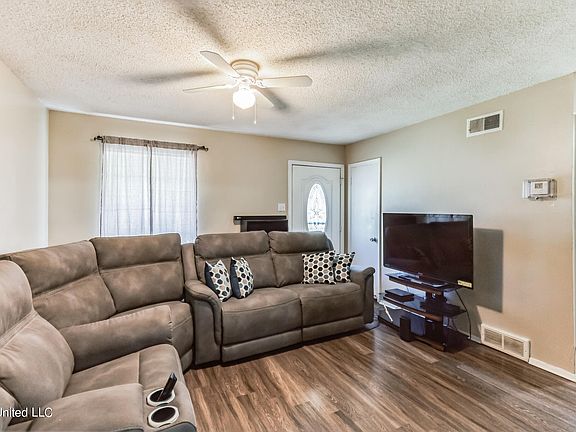 4th image of 6595 Birchfield Cir