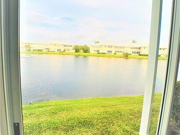 4th image of 625 W Lake Jasmine Cir Unit 625-105