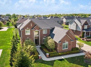 22803 Poppleton Dr, Northville, MI 48167