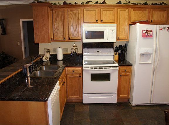 5th image of 319 Daralyn Dr