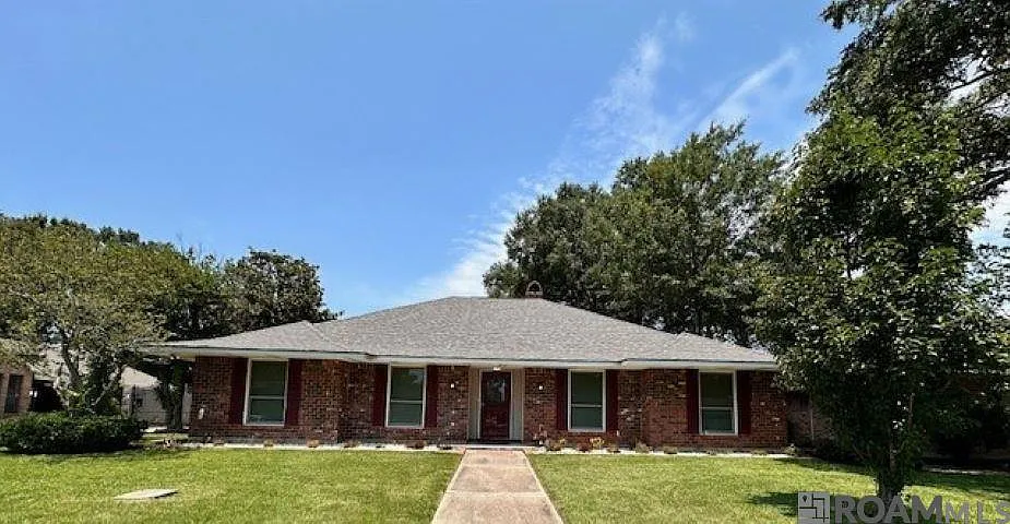 4 bed, 3140 sqft, $2,600 — Photo 2