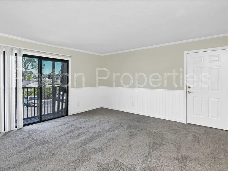 1218 Old Manor Rd — Photo 4