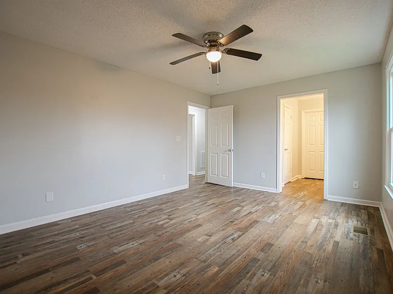 125 Whitehall Dr — Photo 17