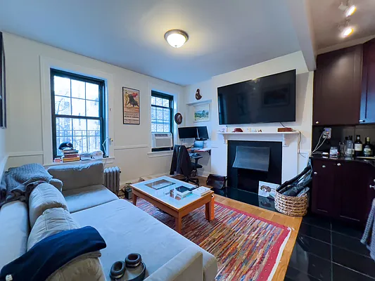 Rented by Denise Rosenblum, LREB | media 2