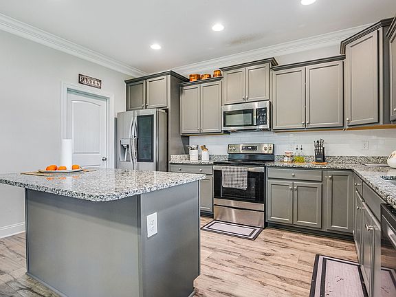 3rd image of 110 Evergreen Forest Dr