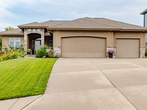 4209 N 208th St, Elkhorn, NE 68022