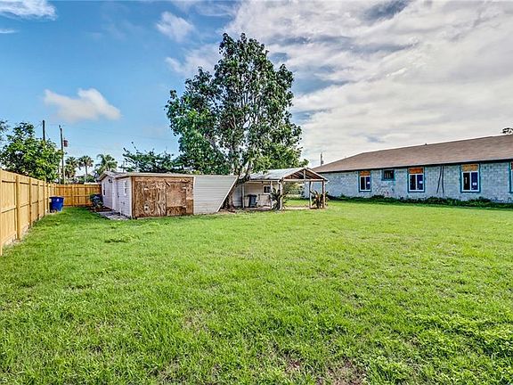 2nd image of 10940 Citrus Dr