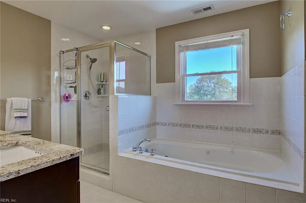 Building Photo - 12325 Six Ponds Ln