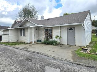211 Line Ave, Ellwood City, PA 16117