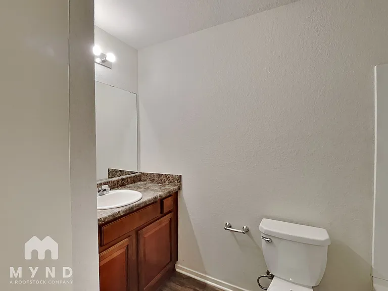 9168 Pleasant Valley Dr — Photo 16