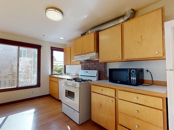 2nd image of 2340 Hilgard Ave #10969915