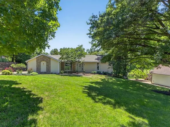 5801 W 164th St, Stilwell, KS 66085