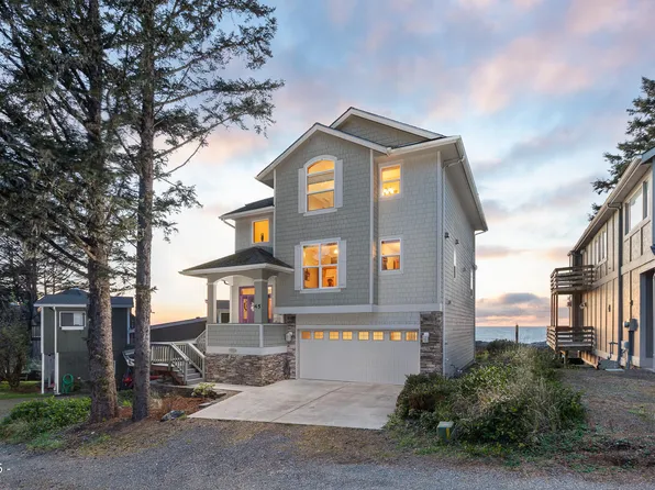45 NW Harney St, Depoe Bay, OR 97341