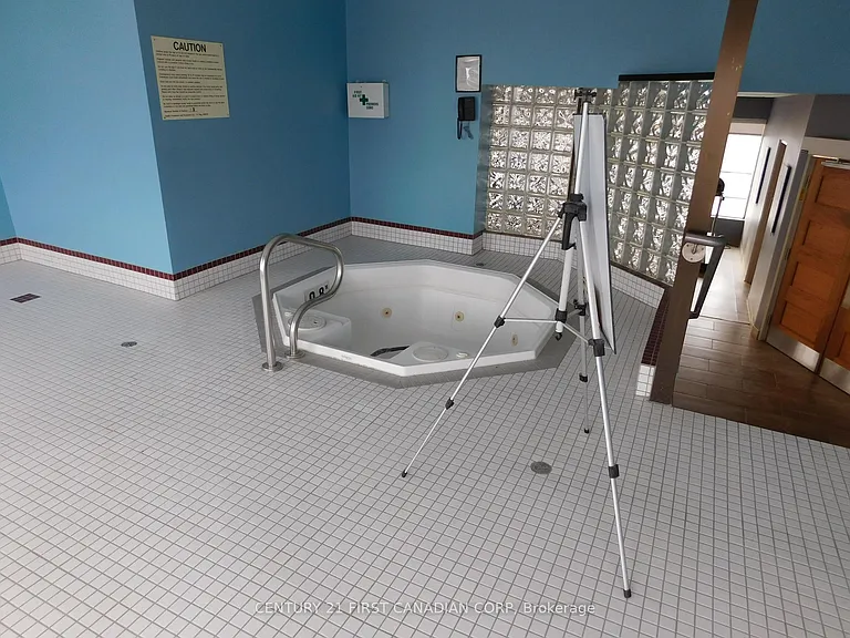 744 Wonderland Rd S #803 — Photo 33