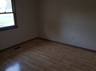 1909 Commonwealth Dr, Xenia, OH 45385