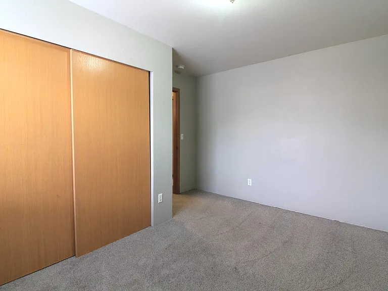 825 S Elm St — Photo 8