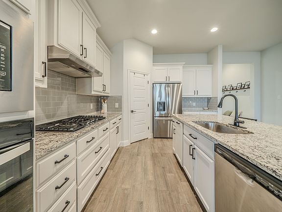 5th image of 5925 Lovills Creek St
