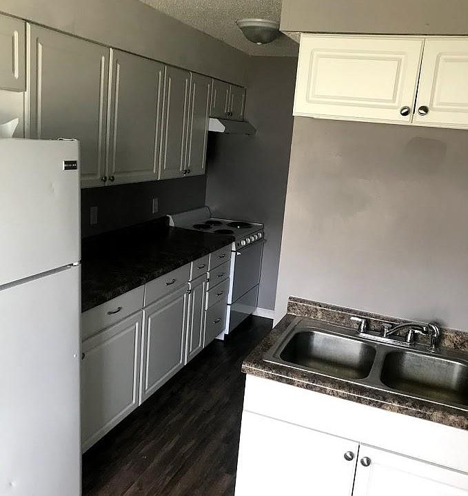 Bright, Eat in Kitchen