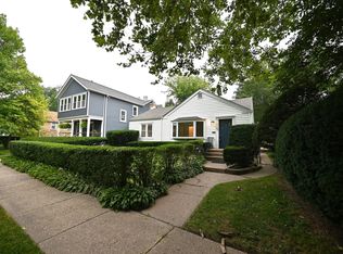 1570 Dewey Ave, Evanston, IL 60201