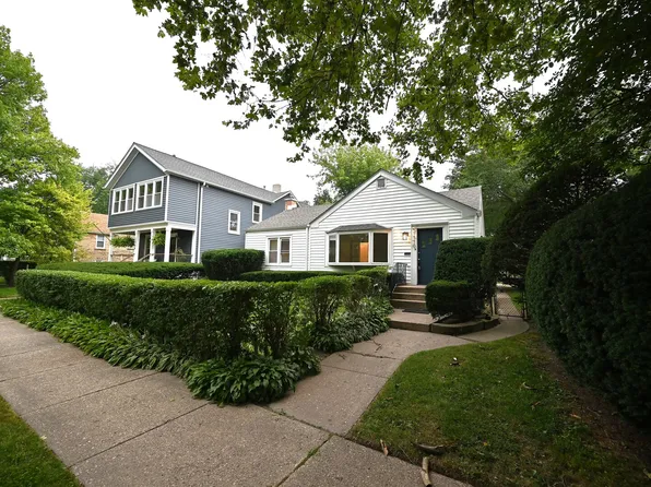 1570 Dewey Ave, Evanston, IL 60201