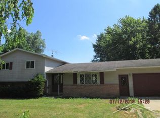 208 E North St, Saint Charles, MI 48655
