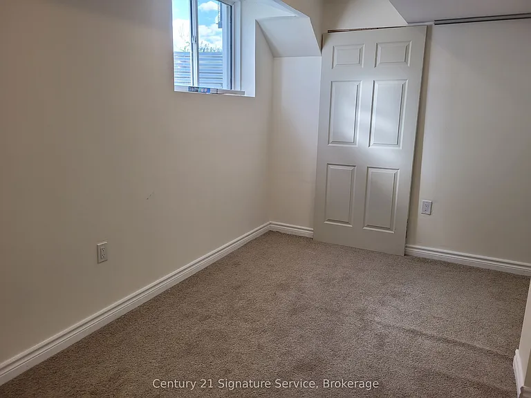31 Maryann Ln #BASEMENT — Photo 17