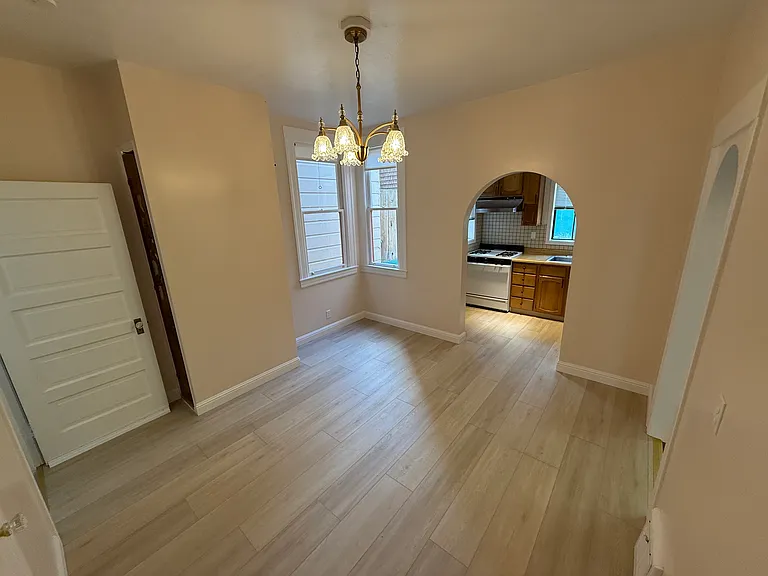 1714 Castro St — Photo 6