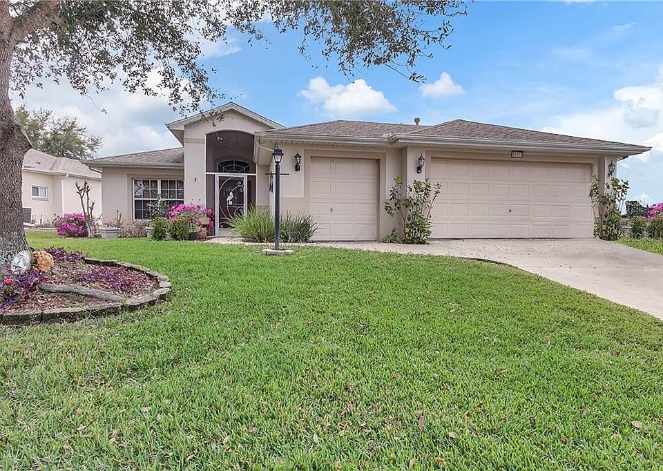 1st image of 20523 Queen Alexandra Dr